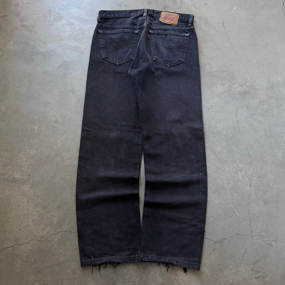 Vintage 90’s Levi’s 501 Straight Leg Classic Black Jeans Size 32x29 Made in USA